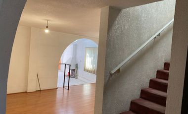 Espaciosa Casa en renta, circuito músicos, ciudad satélite.