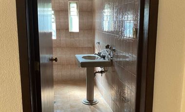 Espaciosa Casa en renta, circuito músicos, ciudad satélite.