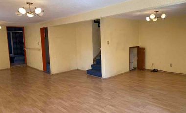 Espaciosa Casa en renta, circuito músicos, ciudad satélite.