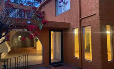 Espaciosa Casa en renta, circuito músicos, ciudad satélite.