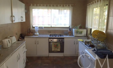 Amplia casa en sector Isla Teja Sur