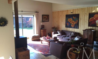 Amplia casa en sector Isla Teja Sur