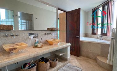 Departamento de Lujo con Vista al Mar y Terraza Privada