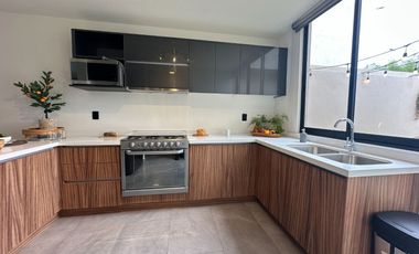 Estrena casa a excelente precio en El Refugio