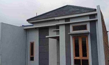 RUMAH SELANGKAH KE TERMINAL PILANGSARI DI PILANGSARI SRAGEN