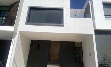 Casa en venta en coto Alicante. Capital Norte, Zapopan, Jalisco.
