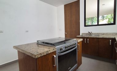 Casa en RENTA en Residencial Tanaj, Temozón Norte, Mérida