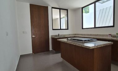 Casa en RENTA en Residencial Tanaj, Temozón Norte, Mérida