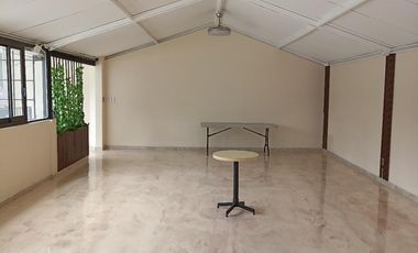 IDEAL PARA CENTRO DE ESTUDIOS