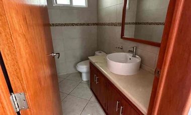 EXCELENTE CASA EN RENTA INCLUYE ACCIÓN AL CLUB