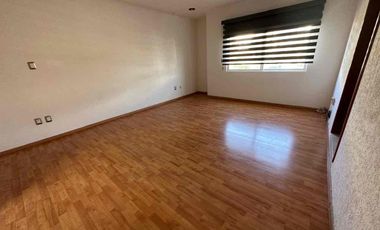 EXCELENTE CASA EN RENTA INCLUYE ACCIÓN AL CLUB
