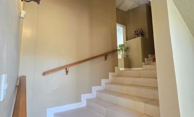 PRECIOSA Y AMPLIA CASA DE RENTA EN PRIVADA LOS ARCOS