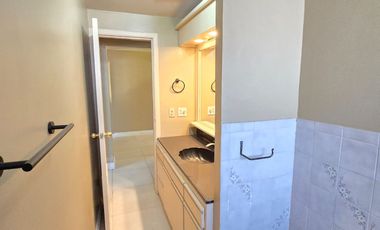 PRECIOSA Y AMPLIA CASA DE RENTA EN PRIVADA LOS ARCOS