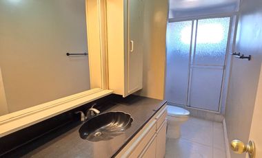 PRECIOSA Y AMPLIA CASA DE RENTA EN PRIVADA LOS ARCOS