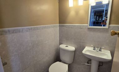 PRECIOSA Y AMPLIA CASA DE RENTA EN PRIVADA LOS ARCOS