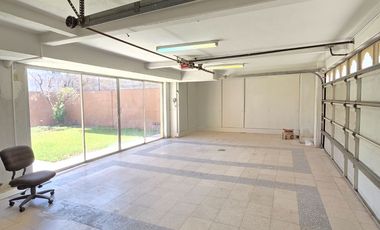 PRECIOSA Y AMPLIA CASA DE RENTA EN PRIVADA LOS ARCOS