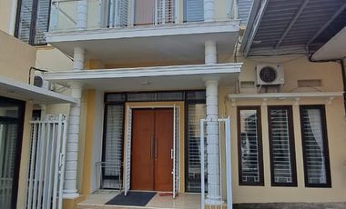 Ruang Usaha & Rumah 2 Lantai Lokasi Strategis di Jalan Sultan Agung Magelang Selatan