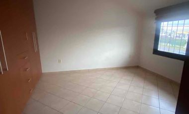 Casa duplex en renta