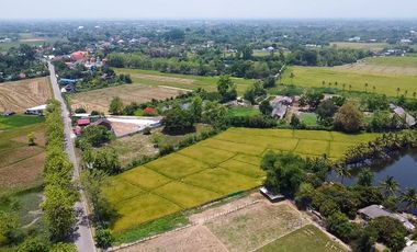 Land 6 rai in San Kamphaeng for Sale