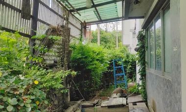ขายบ้านแฝดหลังมุม  เอโทล บาหลี บีช อ่อนนุช-ลาดกระบัง ต่อเติมบ่อปลาคาร์ฟ