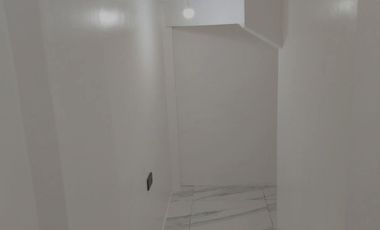 🏠 𝐅𝐨𝐫 𝐒𝐚𝐥𝐞: 𝐓𝐰𝐨-𝐒𝐭𝐨𝐫𝐞𝐲 𝐇𝐨𝐮𝐬𝐞 𝐚𝐧𝐝 𝐋𝐨𝐭 𝐢𝐧 𝐃𝐢𝐯𝐢𝐧𝐞 𝐌𝐞𝐫𝐜𝐲, 𝐒𝐚𝐧 𝐌𝐚𝐭𝐞𝐨, 𝐑𝐢𝐳𝐚𝐥