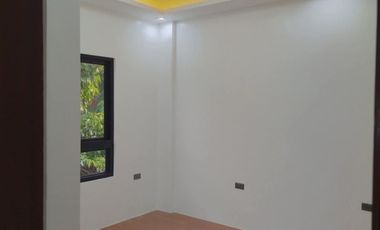 🏠 𝐅𝐨𝐫 𝐒𝐚𝐥𝐞: 𝐓𝐰𝐨-𝐒𝐭𝐨𝐫𝐞𝐲 𝐇𝐨𝐮𝐬𝐞 𝐚𝐧𝐝 𝐋𝐨𝐭 𝐢𝐧 𝐃𝐢𝐯𝐢𝐧𝐞 𝐌𝐞𝐫𝐜𝐲, 𝐒𝐚𝐧 𝐌𝐚𝐭𝐞𝐨, 𝐑𝐢𝐳𝐚𝐥