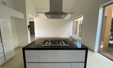 VENDO CASA QUINTAS DEL MOLINO, CAJICA – CUNDINAMARCA.