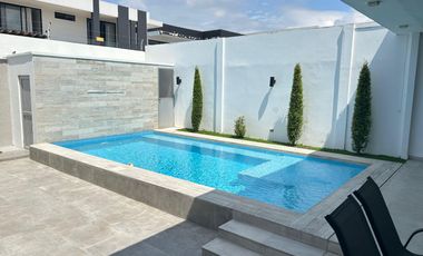 Isla Mocoli, venta de hermosa casa 4 dormitorios full amoblada con piscina