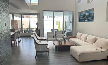 Isla Mocoli, venta de hermosa casa 4 dormitorios full amoblada con piscina