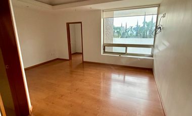 RENTA DE CASA EN CUMBRES DEL CAMPESTRE CON ALBERCA