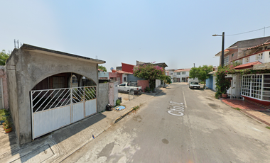 Casa en circuito dos ciento cincuenta y ocho, Fraccionamiento Geovillas los Pinos, Veracruz, México. ¡NO CRÉDITOS!