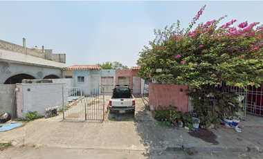 Casa en circuito dos ciento cincuenta y ocho, Fraccionamiento Geovillas los Pinos, Veracruz, México. ¡NO CRÉDITOS!