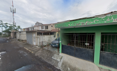 Casa en calle Ocote, Fraccionamiento Geovillas los Pinos, Fraccionamiento Geovillas los Pinos, Ver. ¡NO CRÉDITOS!