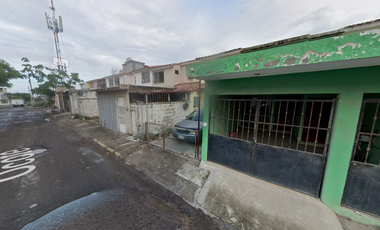 Casa en calle Ocote, Fraccionamiento Geovillas los Pinos, Fraccionamiento Geovillas los Pinos, Ver. ¡NO CRÉDITOS!