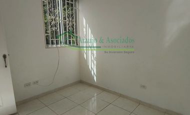 En Girardot - Cundinamarca Arendamos casa con parqueadero para vehículos en el conjunto Senderos de las Acacias.