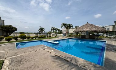 CASA EN FRACCIONAMIENTO COLINAS DE ALTAR CON TERRENO EXCEDENTE