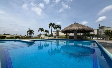 CASA EN FRACCIONAMIENTO COLINAS DE ALTAR CON TERRENO EXCEDENTE