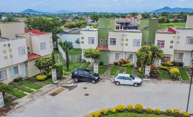 CASA EN FRACCIONAMIENTO COLINAS DE ALTAR CON TERRENO EXCEDENTE
