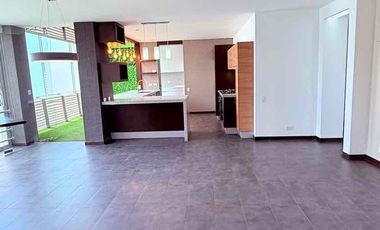 Renta departamento moderno 2 cuadras de la Plaza de Cumbaya