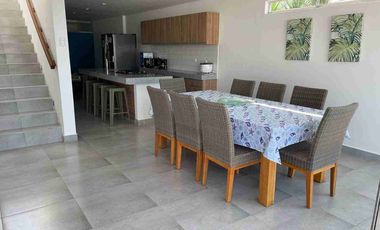 VENDO CASA DE PLAYA EN 3ER FILA CON VISTA AL MAR EN KM 124, CERRO AZUL
CONDOMINIO LA HONDA