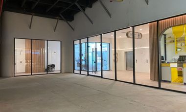 Local  en arriendo,  Milla  De Oro, Poblado, Medellin, Antioquia