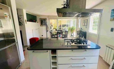 Casa 3 Dormitorios con quincho y Jardin