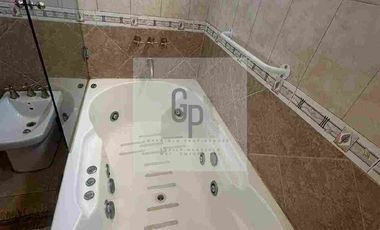 Casa 3 Dormitorios con quincho y Jardin