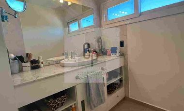 Casa 3 Dormitorios con quincho y Jardin