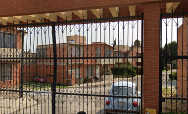 Casa Adjudicada con posesión, Texcoco, estado de México. 5 min de la feria del caballo. Oportunidad