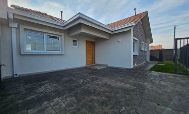 CASA EN PARCELAS SAN VALENTÍN