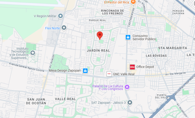 Casa ubicada en colonia Jardín Real Zapopan Jalisco. Con 5 recamaras 7y 321m2. A unos minutos de Plaza Real Center.