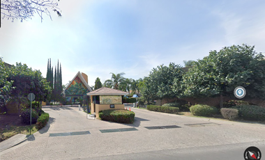 Casa ubicada en colonia San Agustín Jalisco. Con 3 recamaras y 213m2. Con Acceso controlado y áreas comunes como áreas de Juegos Infantiles y Alberca.