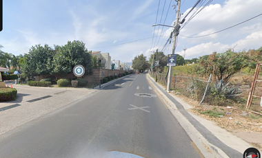 Casa ubicada en colonia San Agustín Jalisco. Con 3 recamaras y 213m2. Con Acceso controlado y áreas comunes como áreas de Juegos Infantiles y Alberca.