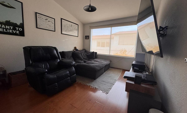CASA EN RENTA EN CONDOMINIO CON JARDIN PROPIO